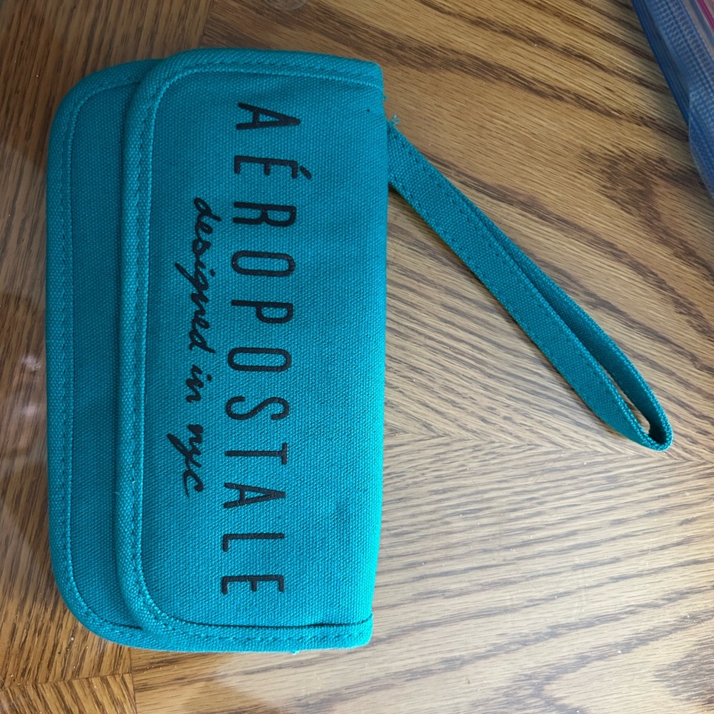 Aéropostale Teal Wristlet